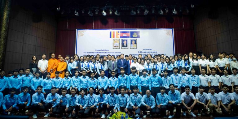 ពិធីបិទវគ្គបណ្តុះបណ្តាលវិជ្ជាជីវៈបច្ចេកវិទ្យាព័ត៌មានវិទ្យាកម្រិតខ្ពស់ឆ្នាំសិក្សា ២០២៤ ជូនដល់និស្សិតជំនាន់ទី ២ របស់ វិទ្យាស្ថានសាយអិនស៍ អេន ថេកណឡជី អ៊ែតវ៉ានស៍ ឌីវេឡុបម៉ិន (ISTAD)