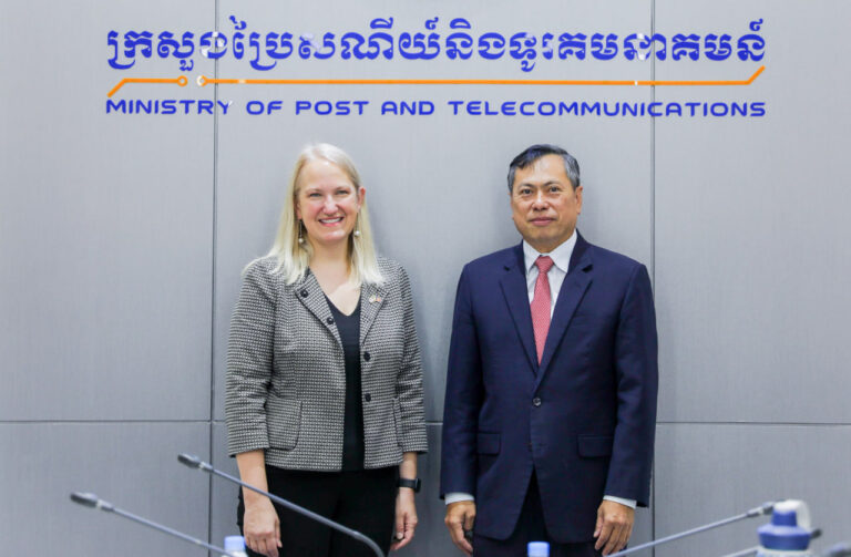 ឯកឧត្តម តុល ញ៉ក់ បានទទួលជំនួបសម្តែងការគួរសមនិងពិភាក្សាការងារជាមួយលោកស្រី Kate Rebholz ភារធារីស្តីទីនៃស្ថានបេសកកម្មអាមេរិកប្រចាំអាស៊ាន