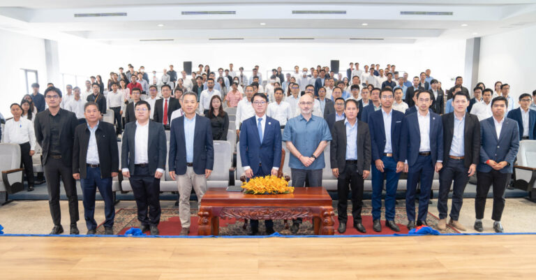 ឯកឧត្តមអនុរដ្ឋលេខាធិការ ហាក់ សុខហេង បានអញ្ជើញជាអធិបតីក្នុងសិក្ខាសាលាផ្សព្វផ្សាយលើកទី២ ស្តីពី «ការរៀបចំយុទ្ធសាស្ត្រជាតិស្ដីពីបញ្ញាសិប្បនិម្មិត»