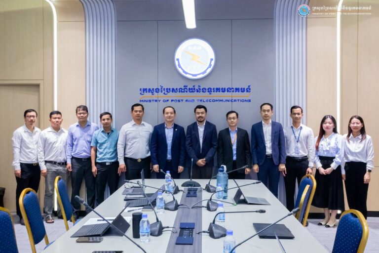 ឯកឧត្តមរដ្ឋលេខាធិការ កែវ សុទ្ធិ ជួបប្រជុំទ្វេភាគីជាមួយ ឯកឧត្ដម សៀក ឡេង តំណាងក្រសួងកសិកម្ម រុក្ខាប្រមាញ់ និងនេសាទ ដើម្បីពិភាក្សាលើសេចក្តីព្រាងយុទ្ធសាស្រ្តជាតិស្តីពីបញ្ញាសិប្បនិម្មិត