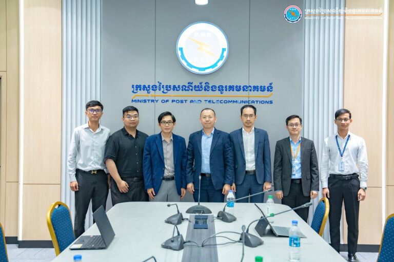 ឯកឧត្តមអគ្គនាយក សំ សិទ្ធិសេរី ជួបប្រជុំទ្វេភាគីជាមួយ លោកបណ្ឌិត ប៊ួយ រីណា តំណាងក្រសួងសេដ្ឋកិច្ចនិងហិរញ្ញវត្ថុ ដើម្បីពិភាក្សាលើសេចក្តីព្រាងយុទ្ធសាស្រ្តជាតិស្តីពីបញ្ញាសិប្បនិម្មិត