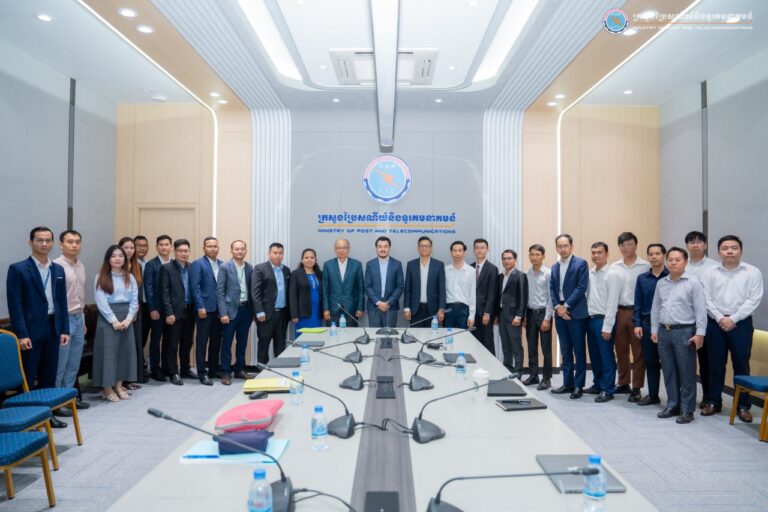 ឯកឧត្ដមរដ្ឋលេខាធិការ កែវ សុទ្ធិ ជួបប្រជុំជាមួយក្រសួង ស្ថាប័នពាក់ព័ន្ធដើម្បីពិគ្រោះយោបល់លើសេចក្តីព្រាងយុទ្ធសាស្រ្តជាតិស្តីពីបញ្ញាសិប្បនិម្មិត