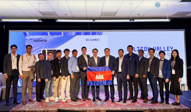 ឯកឧត្តមរដ្ឋលេខាធិការ សូ វិសុទ្ធី បានដឹកនាំគណៈប្រតិភូក្រសួង រួមជាមួយក្រុមហ៊ុនបច្ចេកវិទ្យានិងធុរកិច្ចថ្មីឌីជីថលចំនួន៧ ការចូលរួមកម្មវិធី Silicon Valley Summit 2025 នៅសហរដ្ឋអាម៉េរិក