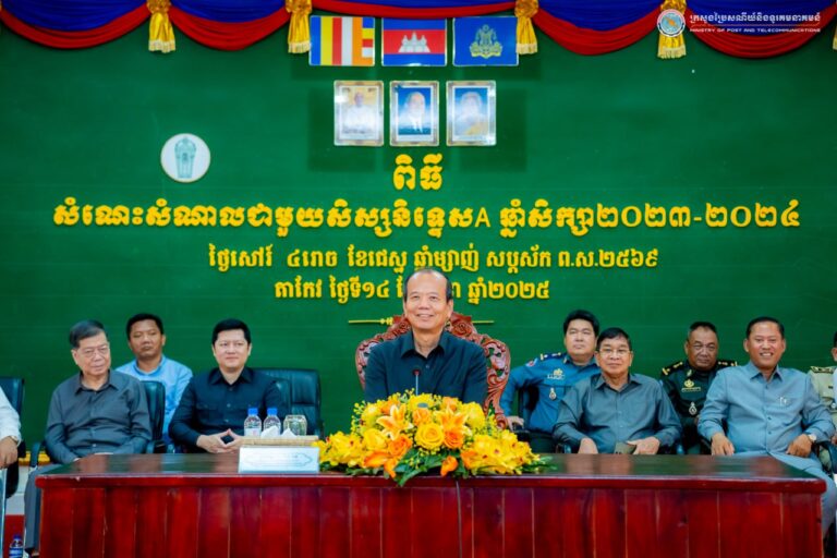 ឯកឧត្តមរដ្ឋមន្រ្តី ជា វ៉ាន់ដេត បានអញ្ជើញជួបសំណេះសំណាលជាមួយ សិស្សជ័យលាភីនិទ្ទេស A ក្នុងការប្រឡងសញ្ញាបត្រមធ្យមសិក្សាទុតិយភូមិ ឆ្នាំ២០២៤ ចំនួន ១៣៩នាក់ ទូទាំងខេត្តតាកែវ