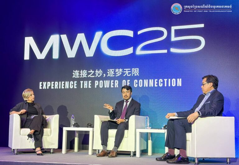 ឯកឧត្តមរដ្ឋលេខាធិការ កែវ សុទ្ធិ បានអញ្ជើញដឹកនាំគណៈប្រតិភូចូលរួមកម្មវិធី “MWC Shanghai ២០២៥” និង “Policy Leaders Forum” នៅទីក្រុងសៀងហៃ សាធារណរដ្ឋប្រជាមានិតចិន