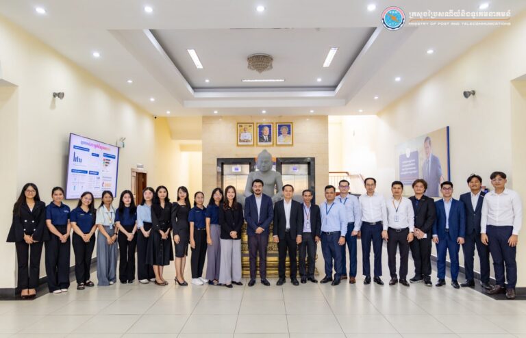 ឯកឧត្តមរដ្ឋលេខាធិការ កែវ សុទ្ធិ បានអញ្ជើញដឹកនាំគណៈប្រតិភូជួបសំណេះសំណាលជាមួយតំណាង Konrad-Adenaur-Stiftung កម្ពុជា និងក្រុមយុវជន KAS For Legal Youth នៅទីស្ដីការក្រសួងប្រៃសណីយ៍និងទូរគមនាគមន៍