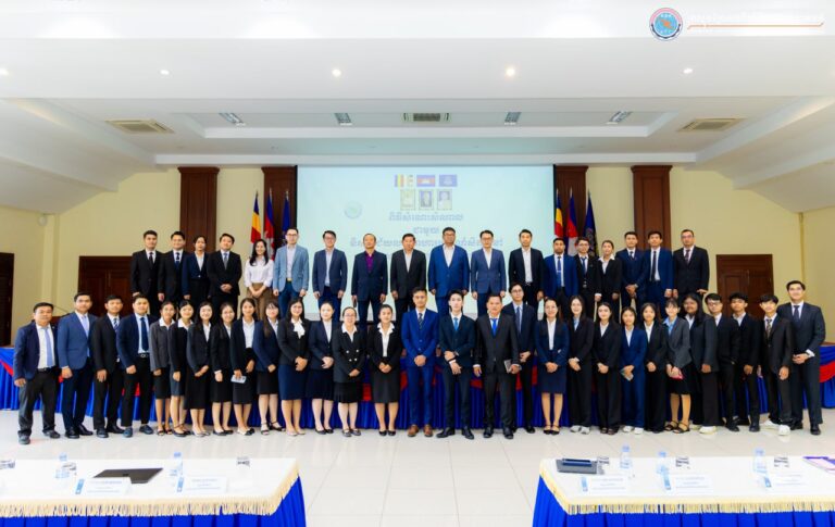 ឯកឧត្តមរដ្ឋលេខាធិការ ម៉ម អំណត់ បានអញ្ជើញជួបសំណេះសំណាលជាមួយនិស្សិតជ័យលាភីអាហារូបករណ៍សិក្សានៅប្រទេសជប៉ុន និងប្រទេសហុងគ្រី