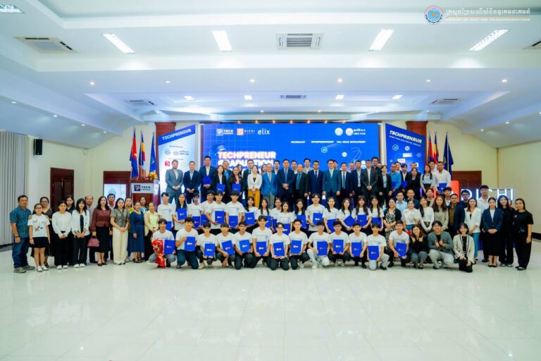 ឯកឧត្តមរដ្ឋលេខាធិការ សូ វិសុទ្ធី បានអញ្ជើញជាអធិបតីក្នុងពិធីប្រគល់សញ្ញាបត្របញ្ចប់ការសិក្សានិងដល់និស្សិតនៃកម្មវិធី Techpreneur Bootcamp របស់ស្ថាប័ន DICHI Academy