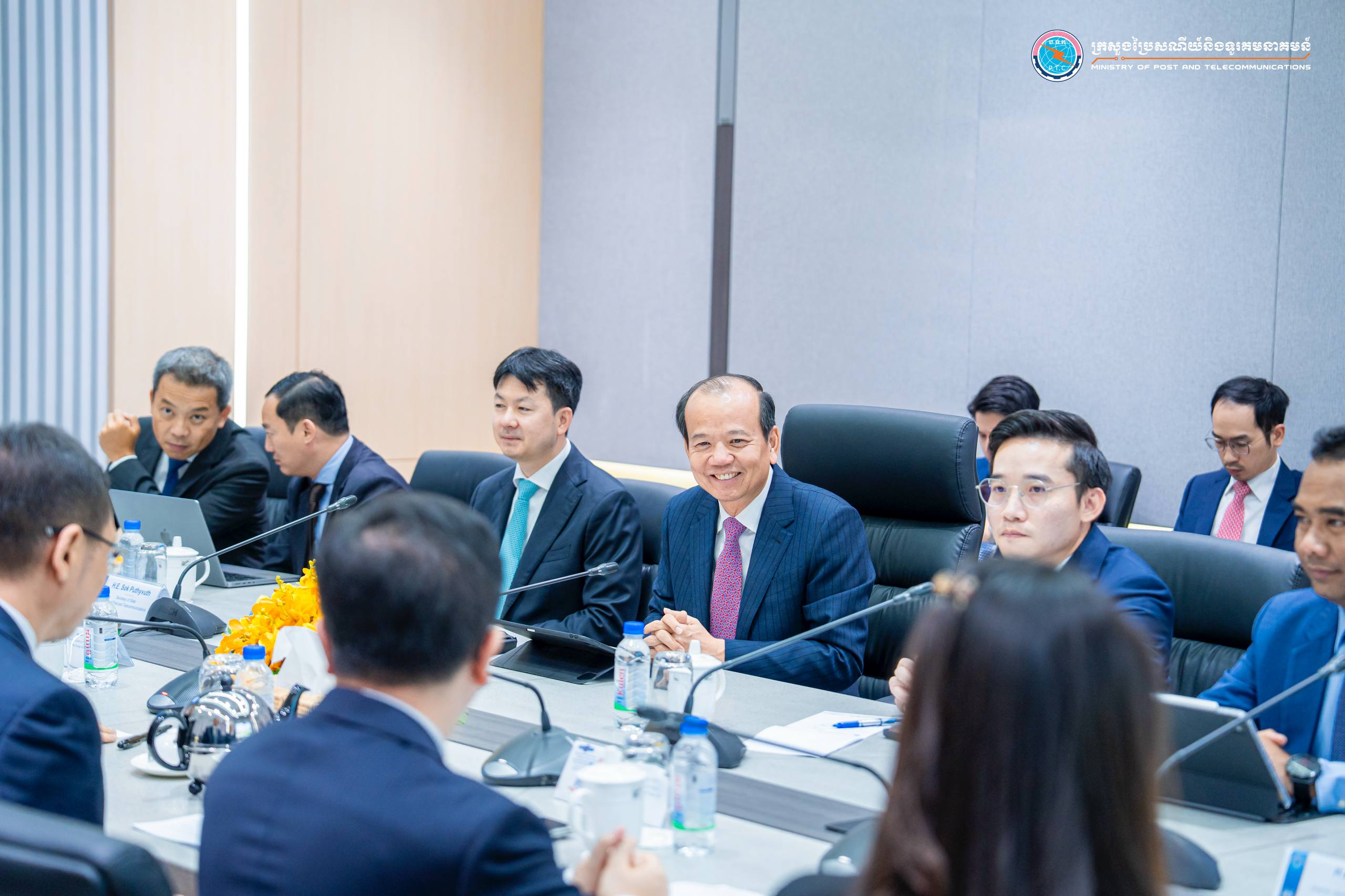 ឯកឧត្តមរដ្ឋមន្រ្តី ជា វ៉ាន់ដេត បានអនុញ្ញាតជូន ឯកឧត្តមអគ្គនាយក Zhou Yijue នៃគណបក្សកុំម្មុយនីស្ដចិនតំបន់ស្វយ័តក្វាងស៊ី ចូលជួបសម្តែងការគួរសមនិងពិភាក្សាការងារ