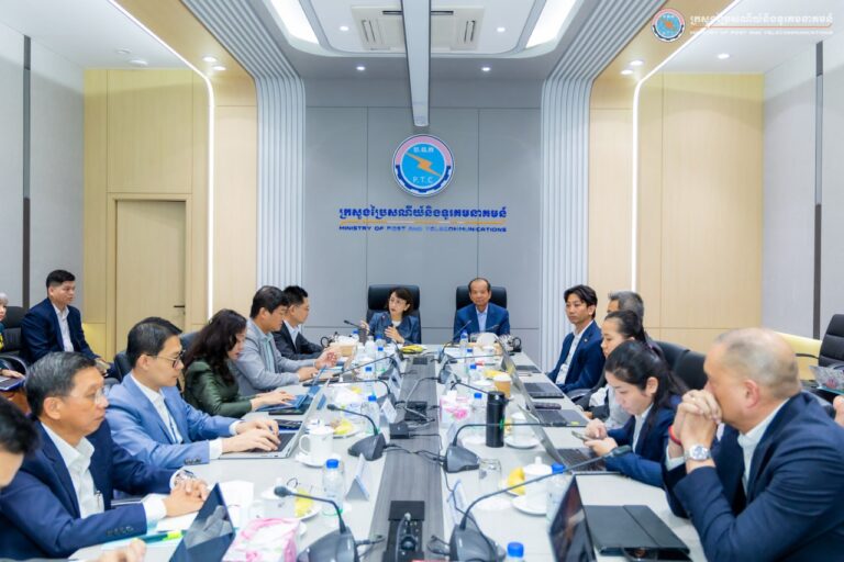 ឯកឧត្តមរដ្ឋមន្រ្តី ជា វ៉ាន់ដេត និងលោកជំទាវកិត្តិបណ្ឌិតរដ្ឋមន្រ្តី អ៉ឹង កន្ថាផាវី អញ្ជើញដឹកនាំកិច្ចប្រជុំត្រៀមរៀបចំព្រឹត្តិការណ៍ហ្វ្រង់កូតិច – FrancoTech អមកិច្ចប្រជុំកំពូលហ្រ្វង់កូហ្វូនីលើកទី២០ ឆ្នាំ២០២៦