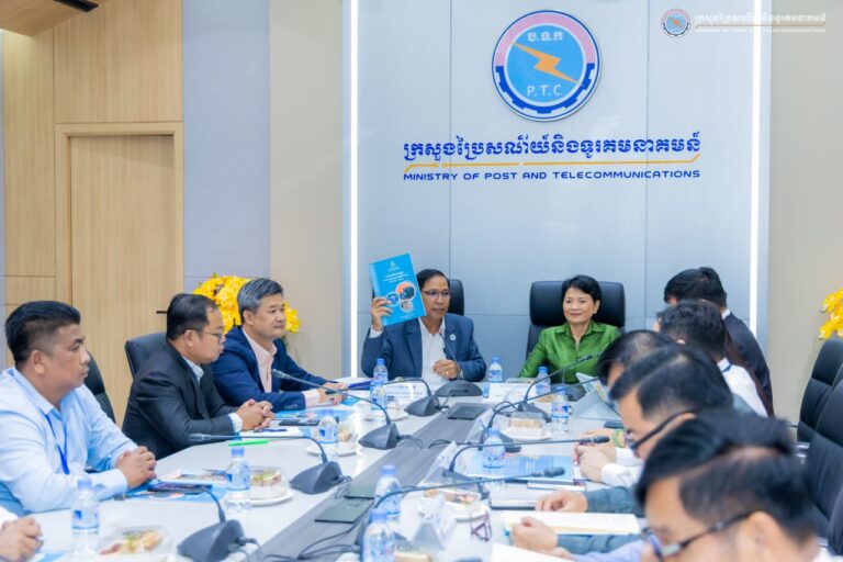 លោកជំទាវអនុរដ្ឋលេខាធិការ ទេព រ៉ូដា និងឯកឧត្តម អ៊ុង សម្បត្តិ អគ្គលេខាធិការក្រុមប្រឹក្សាសកម្មភាពជនពិការ​ បានអញ្ជើញដឹកនាំកិច្ចប្រជុំផ្សព្វផ្សាយ “ផែនការយុទ្ធសាស្ត្រជាតិស្តីពី ពិការភាពឆ្នាំ២០២៤-២០២៨” ជូនក្រុមការងារសកម្មភាពជនពិការក្រសួងប្រៃសណីយ៍និងទូរគមនាគមន៍