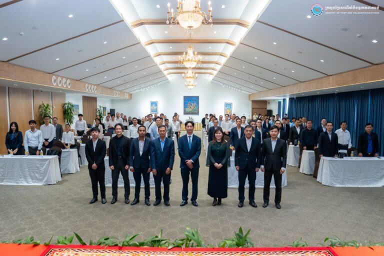 ឯកឧត្តមរដ្ឋលេខាធិការ ខូវ មករា បានអញ្ជើញជាអធិបតីបិទសិក្ខាសាលា ស្តីពី « បទប្បញ្ញត្តិ និងអភិបាលកិច្ចសន្តិសុខសាយប័រ» នៃគម្រោងលើកកម្ពស់ភាពធន់នៃសន្តិសុខសាយប័រ