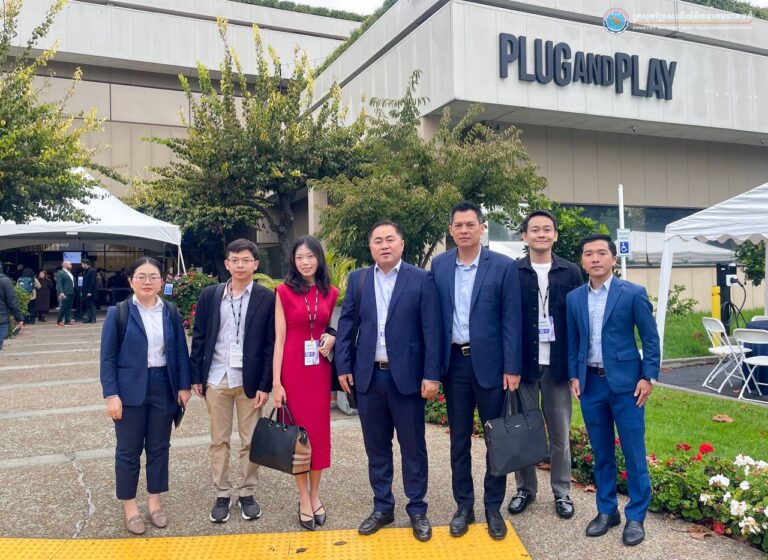 ឯកឧត្តមរដ្ឋលេខាធិការ សូ វិសុទ្ធី បានដឹកនាំគណៈប្រតិភូក្រសួង រួមជាមួយក្រុមហ៊ុនបច្ចេកវិទ្យានិងធុរកិច្ចថ្មីឌីជីថលចំនួន២ ចូលរួមកម្មវិធី Silicon Valley Summit 2025 នៅទីក្រុងSunnyvale រដ្ឋកាលីហ្វ័រញ៉ា សហរដ្ឋអាមេរិក