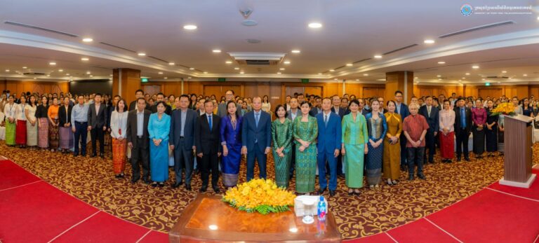 ឯកឧត្តមរដ្ឋមន្រ្តី ជា វ៉ាន់ដេត បានអញ្ជើញជាអធិបតីក្នុងពិធីបើកសិក្ខាសាលាស្តីពី“ភាពជាអ្នកដឹកនាំរបស់ស្រ្តីប្រកបដោយបរិយាបន្នក្នុងដំណើរឆ្ពោះទៅរកសង្គមឌីជីថលដ៏ល្អនិងរស់រវើក”