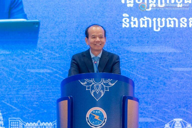 ឯកឧត្តមរដ្ឋមន្រ្តី ជា វ៉ាន់ដេត បានអញ្ជើញជាអធិបតីក្នុងពិធីសំណេះសំណាលជាមួយនិស្សិតស្ម័គ្រចិត្តដែលបានចូលរួមក្នុងវេទិការដ្ឋាភិបាលឌីជីថល ឆ្នាំ២០២៥ ពិព័រណ៍បច្ចេកវិទ្យាឌីជីថល និងព្រឹត្តិការណ៍ជាតិ-អន្តរជាតិពាក់ព័ន្ធ