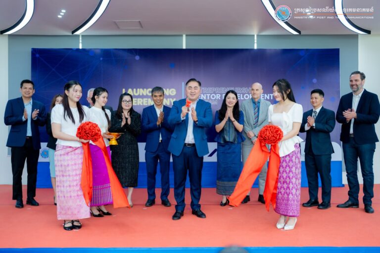 ឯកឧត្តមរដ្ឋលេខាធិការ សូ វិសុទ្ធី បានអញ្ជើញអធិបតីក្នុងពិធីសម្ពោធជាផ្លូវការ កម្មវិធីអភិវឌ្ឍន៍អ្នកតម្រង់ទិសសម្រាប់សហគ្រិន (Entrepreneurship Mentor Development Program) ដើម្បីពង្រឹងគុណភាពការតម្រង់ទិសសម្រាប់សហគ្រិន និងធុរកិច្ចថ្មីឌីជីថលនៅកម្ពុជា។