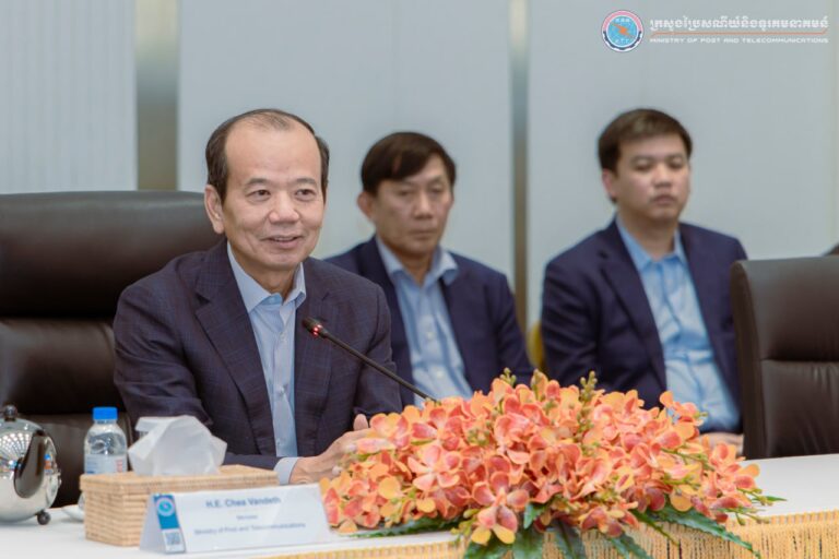 ឯកឧត្តមរដ្ឋមន្រ្តី ជា វ៉ាន់ដេត បានអញ្ជើញជួបពិភាក្សាកាងារជាមួយប្រតិបត្តិករទូរសព្ទចល័ត ប្រតិបត្តិករអ៊ីនធឺណិត និងប្រតិបត្តិករខ្សែកាបអុបទិក