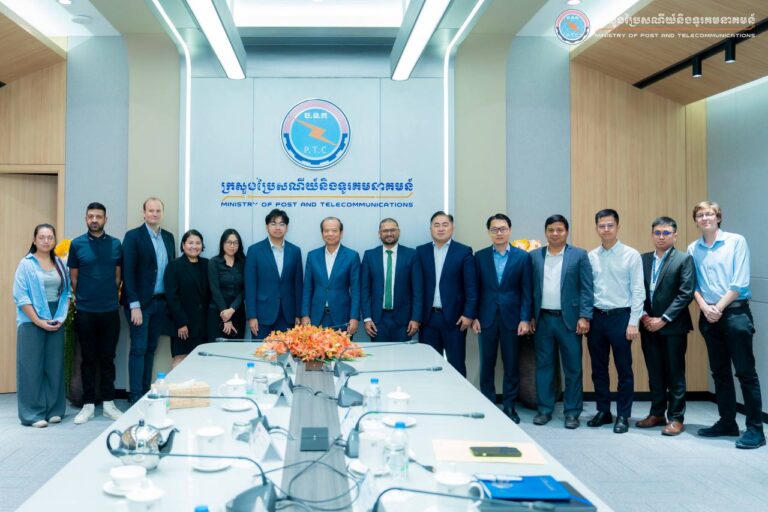 ឯកឧត្តមរដ្ឋមន្ត្រី ជា វ៉ាន់ដេត បានទទួលជំនួបពិភាក្សាការងារជាមួយក្រុមហ៊ុនពន្លឿនធុរកិច្ចថ្មីឌីជីថល ARC Startup Accelerator នៅទីស្តីការក្រសួង