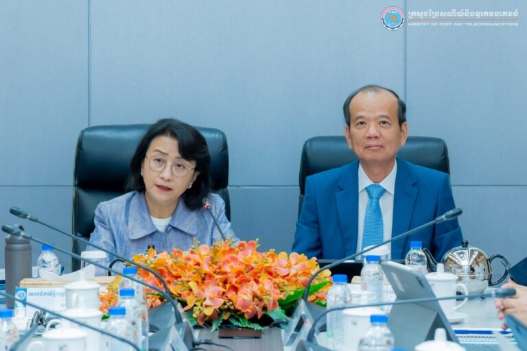 ឯកឧត្តមរដ្ឋមន្រ្តី ជា វ៉ាន់ដេត និងលោកជំទាវកិត្តិបណ្ឌិតរដ្ឋមន្រ្តី អ៉ឹង កន្ថាផាវី អញ្ជើញដឹកនាំកិច្ចប្រជុំជាមួយវិស័យឯកជន ដើម្បីត្រៀមរៀបចំព្រឹត្តិការណ៍ FrancoTech អមកិច្ចប្រជុំកំពូលហ្វ្រង់កូហ្វូនីលើកទី២០ ឆ្នាំ២០២៦