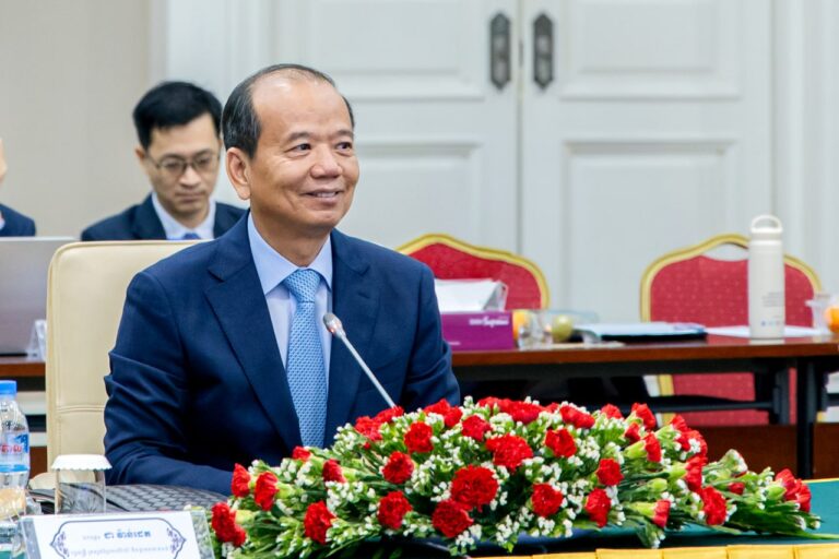 ឯកឧត្តមរដ្ឋមន្ត្រី ជា វ៉ាន់ដេត បានអញ្ជើញធ្វើបទបង្ហាញជូនឧត្តមក្រុមប្រឹក្សាពិគ្រោះ និងផ្តល់យោបល់ ស្ដីពីការអភិវឌ្ឍវិស័យប្រៃសណីយ៍ ទូរគមនាគមន៍ និងបច្ចេកវិទ្យាឌីជីថល