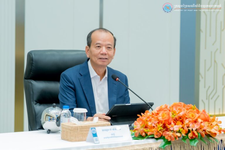 ឯកឧត្តមរដ្ឋមន្រ្តី ជា វ៉ាន់ដេត បានអញ្ជើញជួបសំណេះសំណាលជាមួយមន្រ្តីទទួលការងារផ្កាយរណប និងលំហអាកាស នៃ ក.ប.ទ. ចំនួន ៣០រូប និង បេក្ខភាពជ័យលាភីអាហារូបករណ៍ថ្នាក់បរិញ្ញាបត្រជាន់ខ្ពស់ជំនាញផ្កាយរណប និងលំហអាកាស ចំនួន ៤៨រូប ដែលនឹងទៅបន្តការសិក្សានៅប្រទេសចិន ឥណ្ឌា និងបារាំង