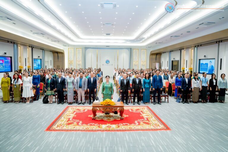 ក្រុមការងារបញ្ជ្រាបយេនឌ័រនៃក្រសួងប្រៃសណីយ៍និងទូរគមនាគមន៍ បានរៀបចំសិក្ខាសាលាស្ដីពី ការលើកកម្ពស់ភាពជាអ្នកដឹកនាំរបស់ស្ត្រីប្រកបដោយបរិយាបន្នក្នុងវិស័យបច្ចេកវិទ្យាឌីជីថល