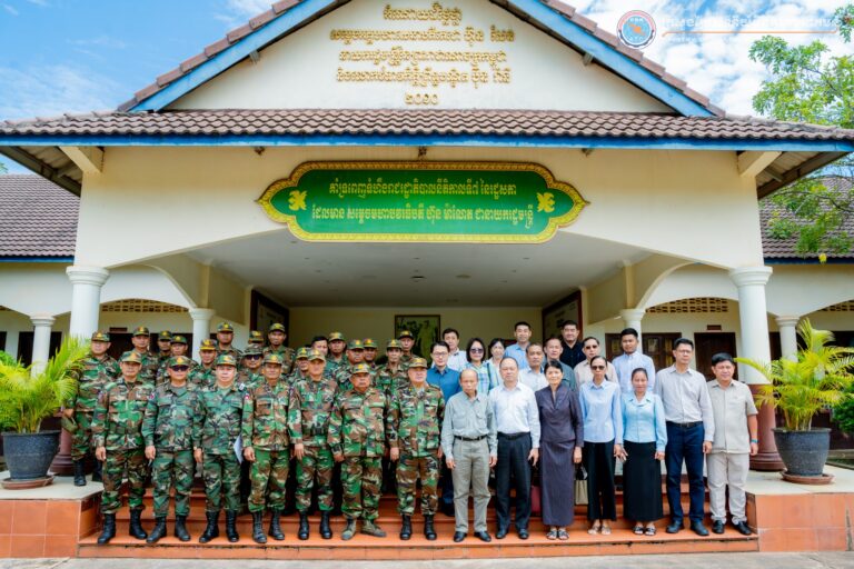 ថ្នាក់ដឹកនាំក្រសួងប្រៃសណីយ៍និងទូរគមនាគមន៍ ចុះសួរសុខទុក្ខកងពលតូចថ្មើរជើងលេខ៤១