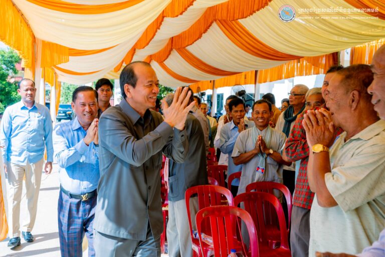 ឯកឧត្តមរដ្ឋមន្រ្តី ជា វ៉ាន់ដេត បានអញ្ជើញជួបសំណេះសំណាលជាមួយអតីតយុទ្ធជន និងនិវត្តជនប្រមាណ ១៥៨៤នាក់ នៅខេត្តតាកែវ
